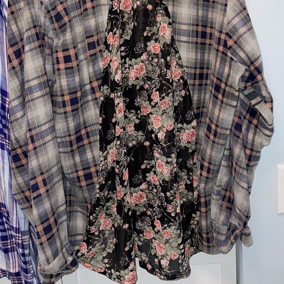 Flannel top - Picture 4 of 4